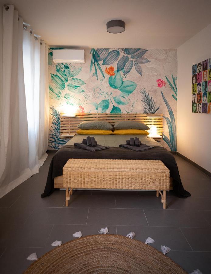 Via Calefati Land Apartamento Bari Exterior foto