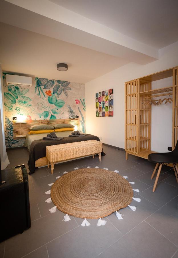 Via Calefati Land Apartamento Bari Exterior foto